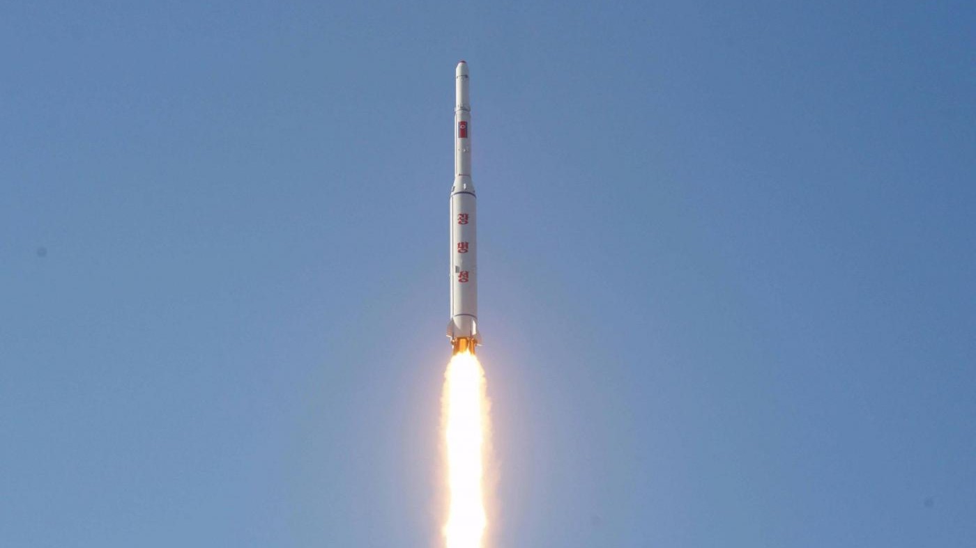 Nord Corea lancia diversi missili a corto raggio: finiti in mare