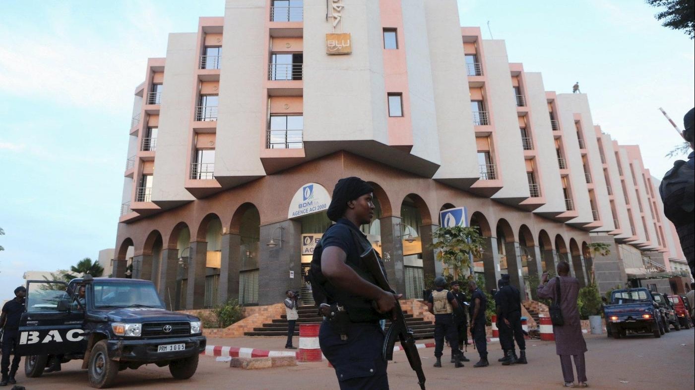 Mali, uomini armati attaccano hotel a Bamako