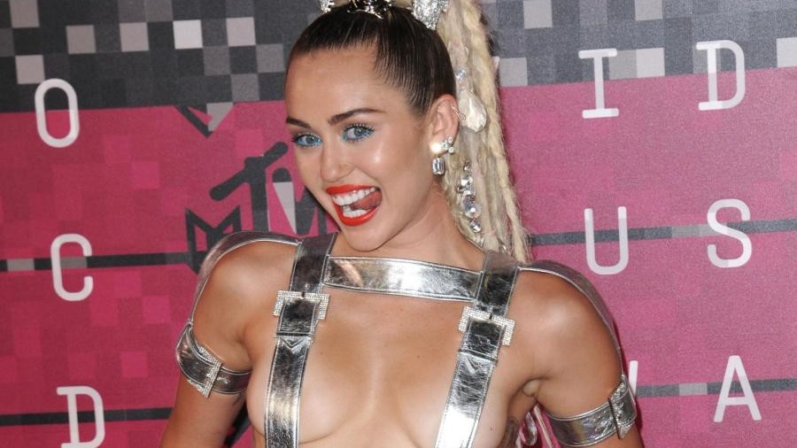 Miley Cyrus attacca Trump: Sessista e irrispettoso di tutti