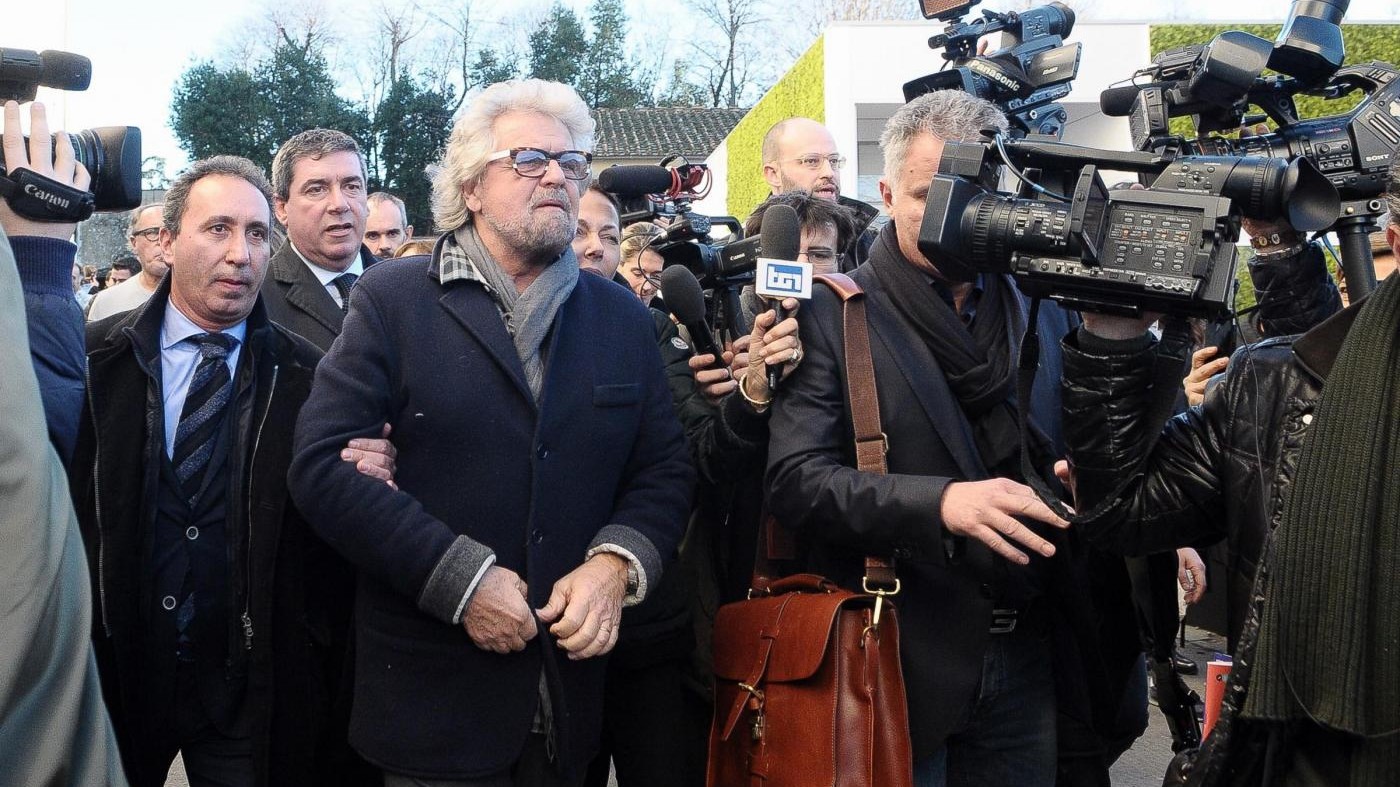 M5S, Grillo: Da oggi nuovo simbolo, via il nome del comico