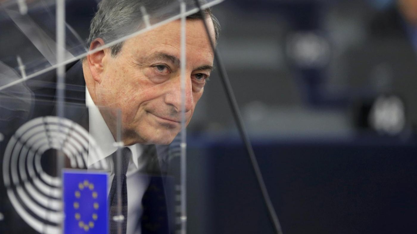 Draghi: Ripresa eurozona moderata, nessun privilegio per banche italiane