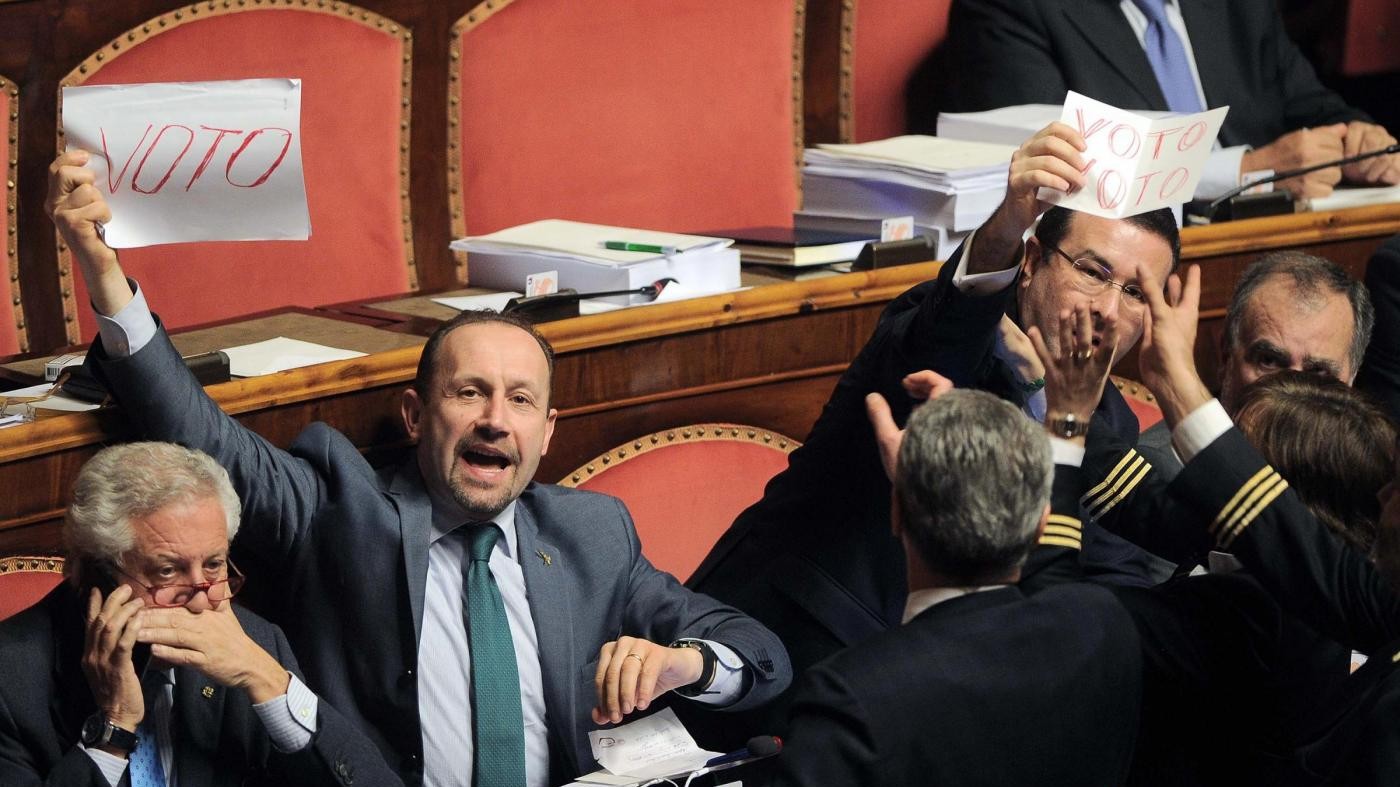 Unioni civili, bagarre al Senato: strada in salita per il ddl Cirinnà