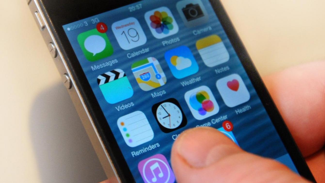 Vittime San Bernardino contro il ‘no’ di Apple a forzatura iPhone