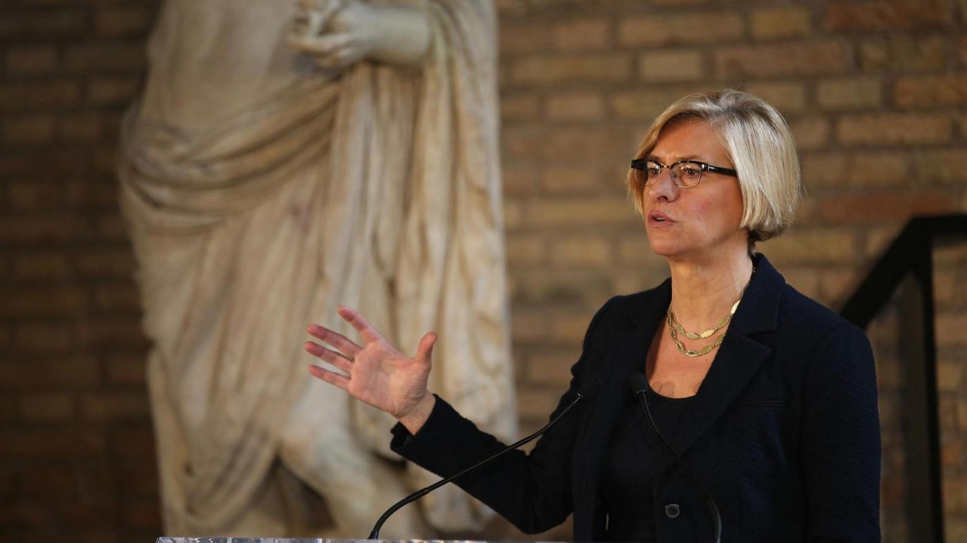 Libia, Pinotti: Italia protagonista, ma raid sono ultima ratio