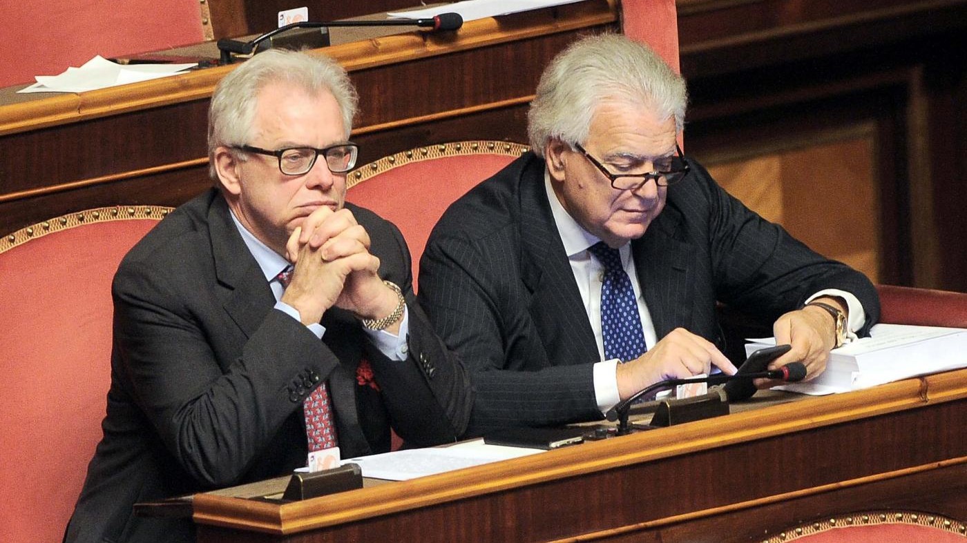 Ala da’ fiducia a Renzi: Maggioranza varia, ira delle opposizioni
