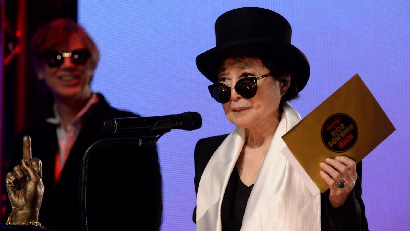 Yoko Ono ricoverata in ospedale: escluso ictus, solo influenza