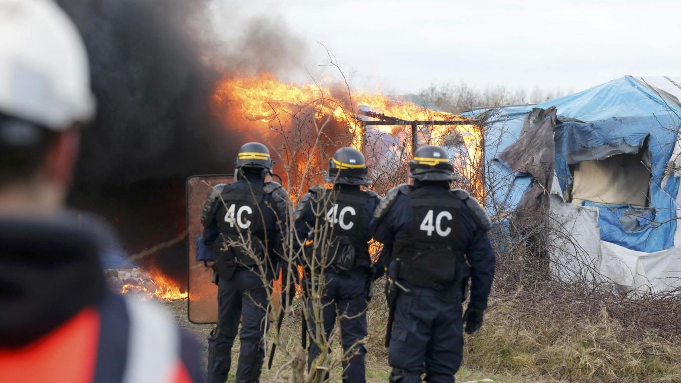 Migranti, scontri a confine fra Macedonia Grecia