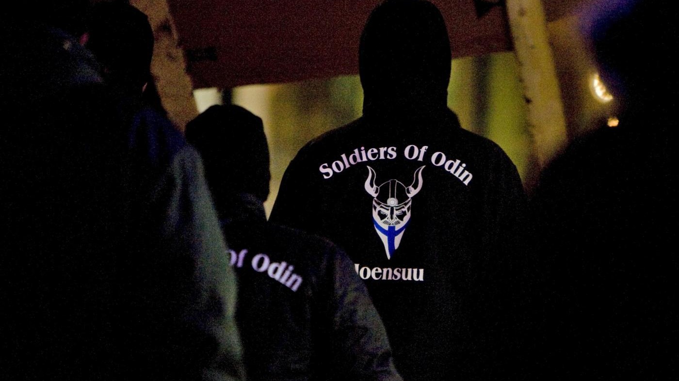 Migranti, ronde ‘soldati di Odino’ da Finlandia a Estonia