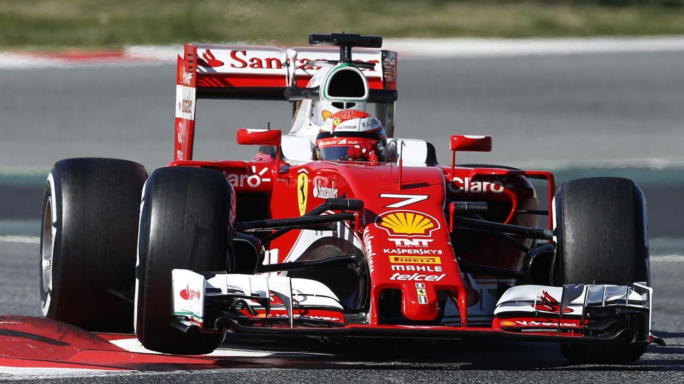 F1, test Barcellona: su Ferrari debutta sistema protezione piloti