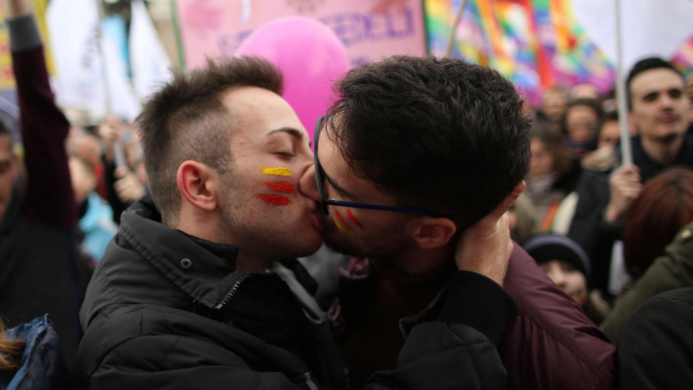 Unioni civili, a Roma scende in piazza il popolo Arcobaleno