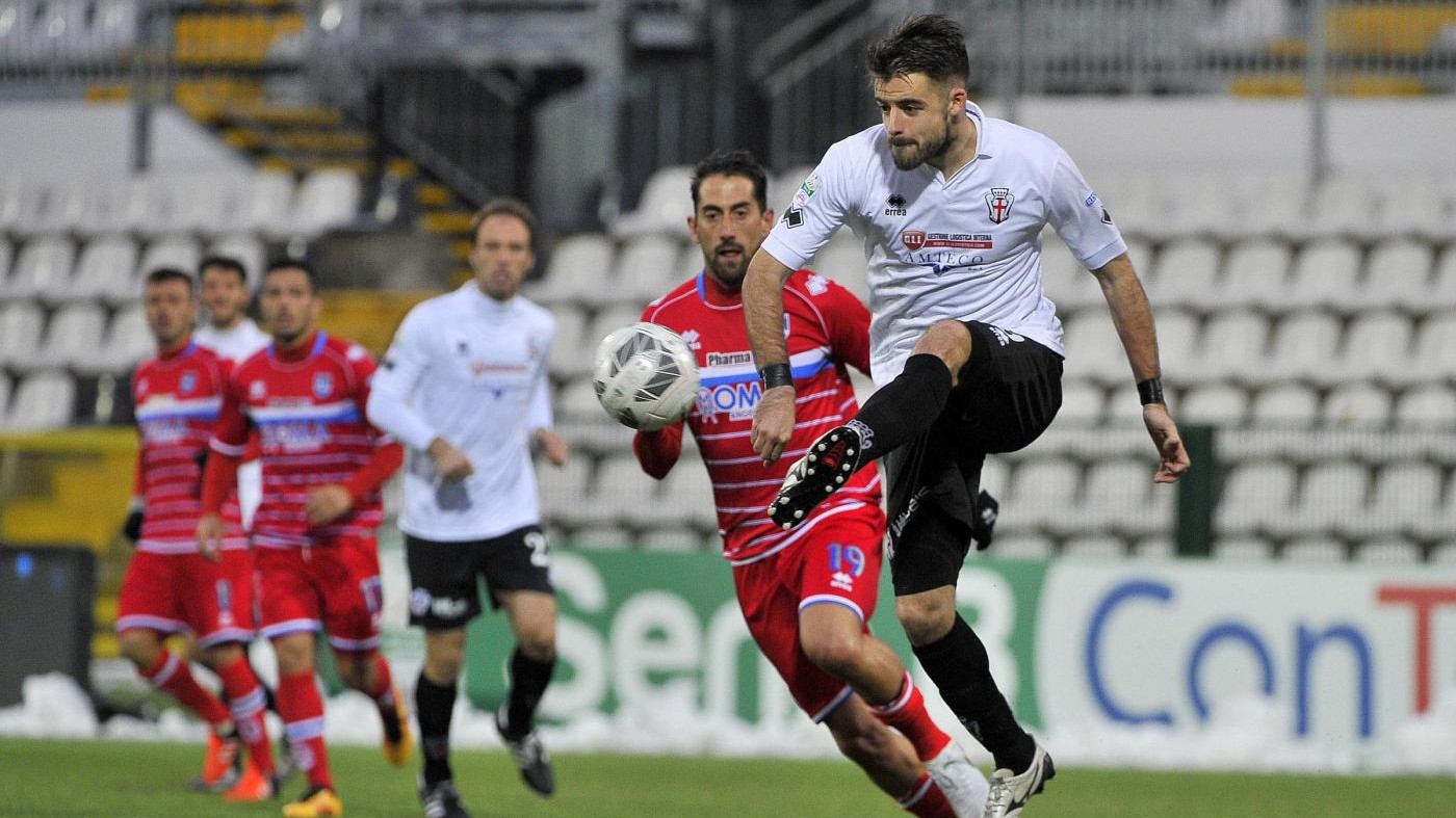 Pro Vercelli-Pescara 5-2, doppietta Scavone e tanti gol