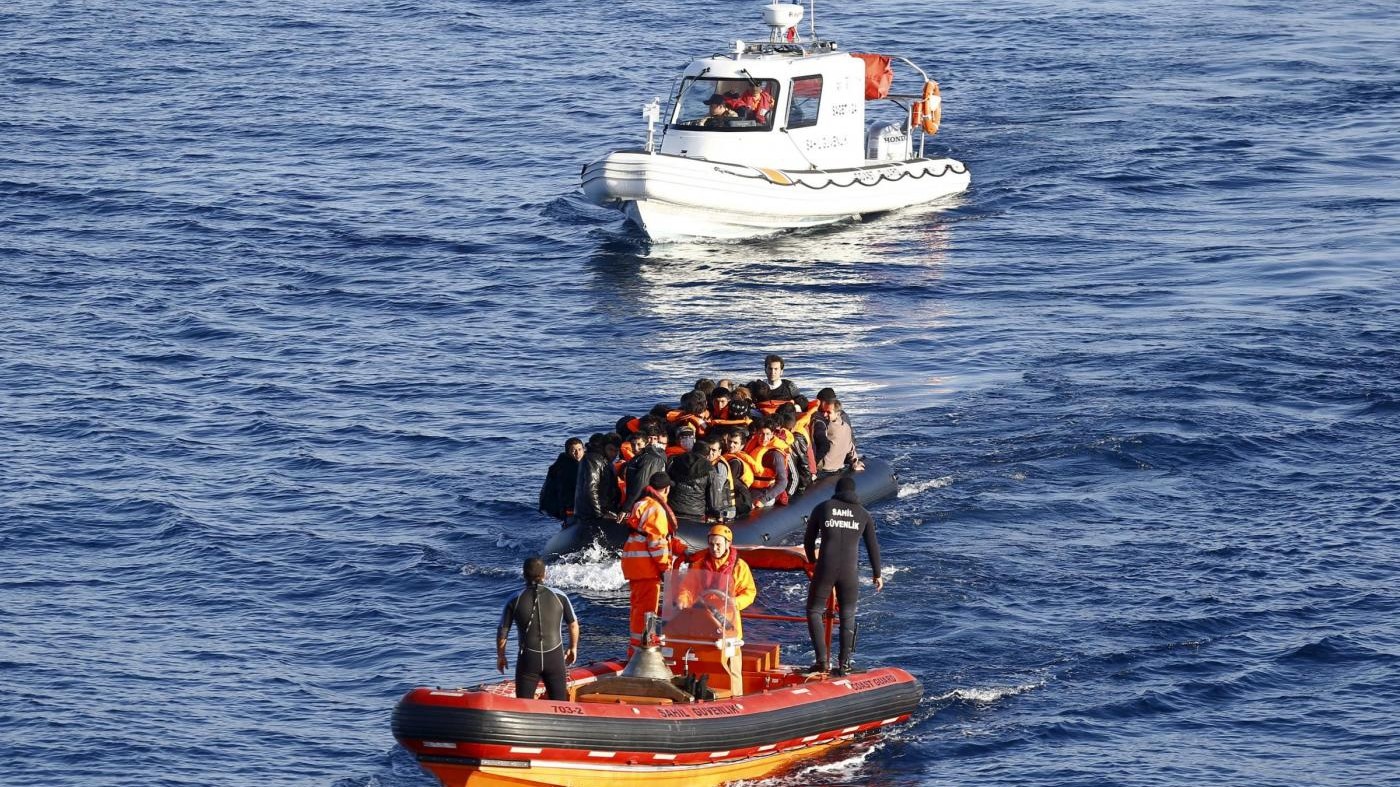 Migranti, naufragio al largo Turchia: 25 morti, 15 in salvo