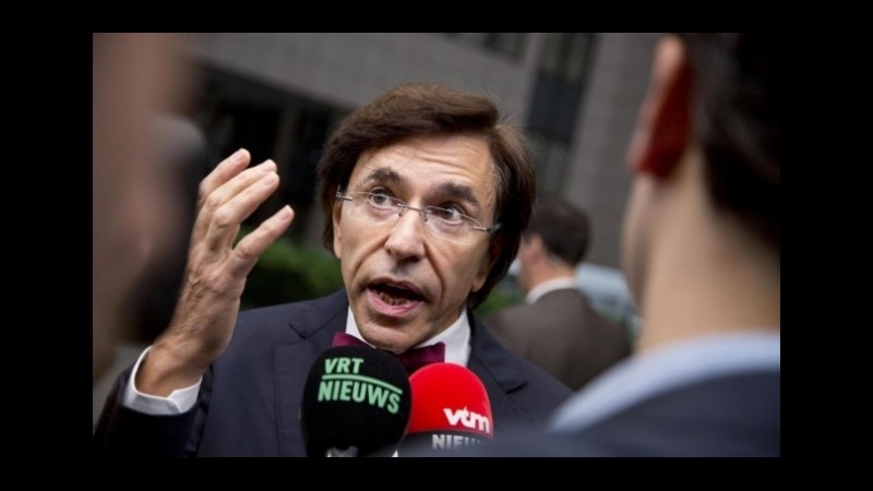 Belgio: Di Rupo nudo in tv, ma i bookie lo confermano premier