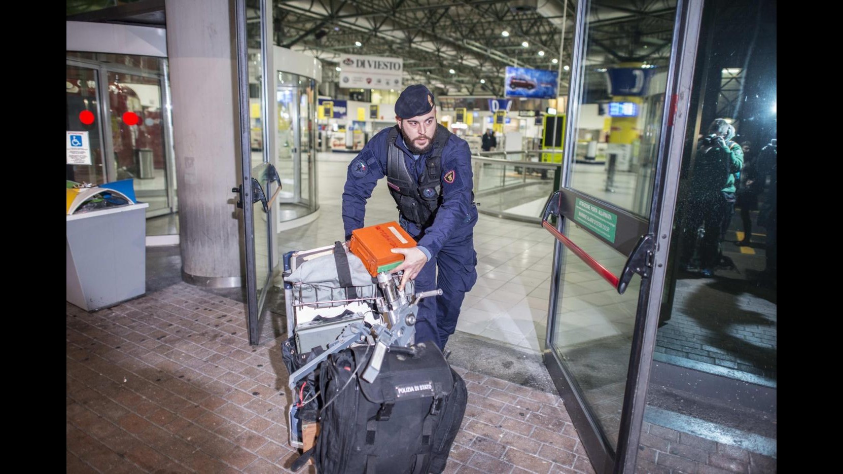 Portogallo, allarma bomba aeroporto Faro: evacuati 38 passeggeri