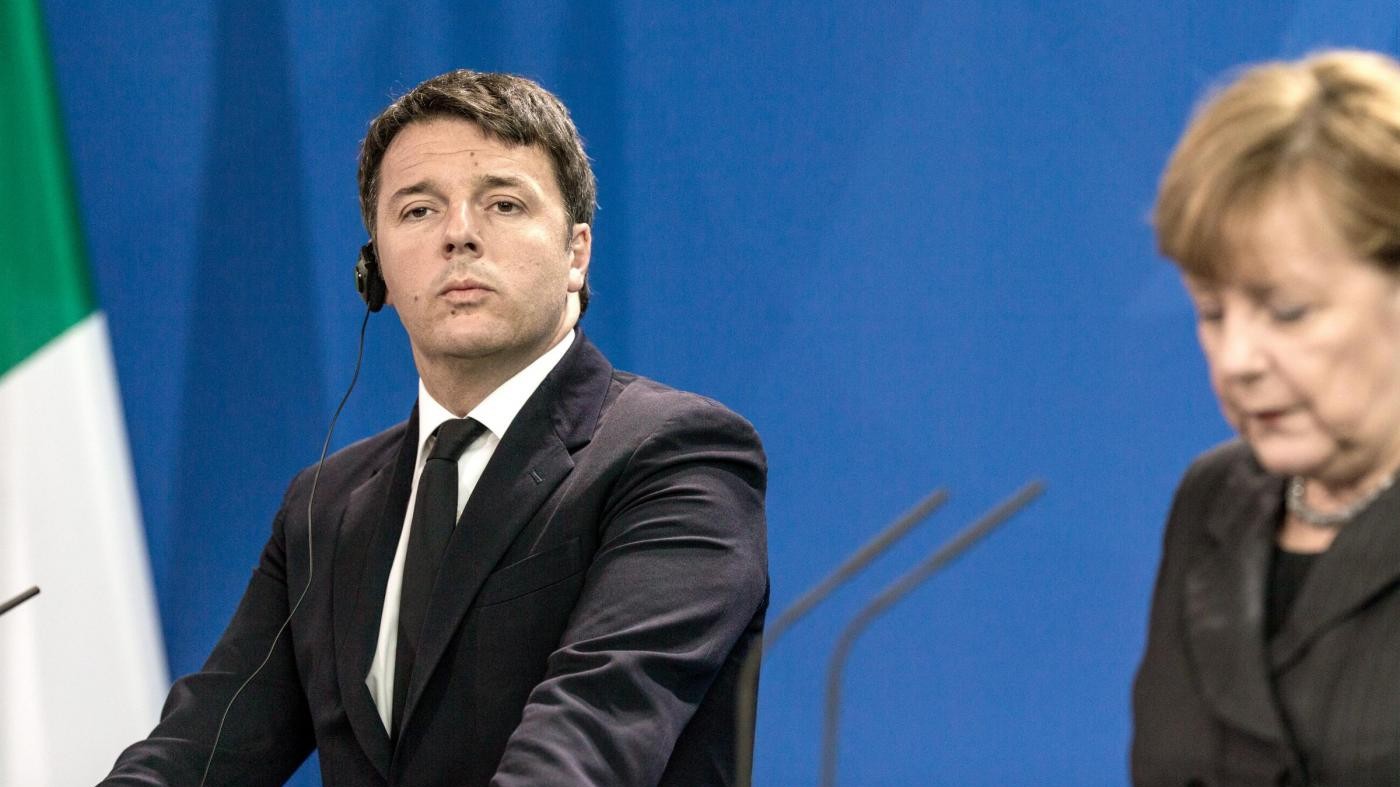 Ue, Renzi insiste: Basta lezioncine. Ma il Ppe lo stoppa