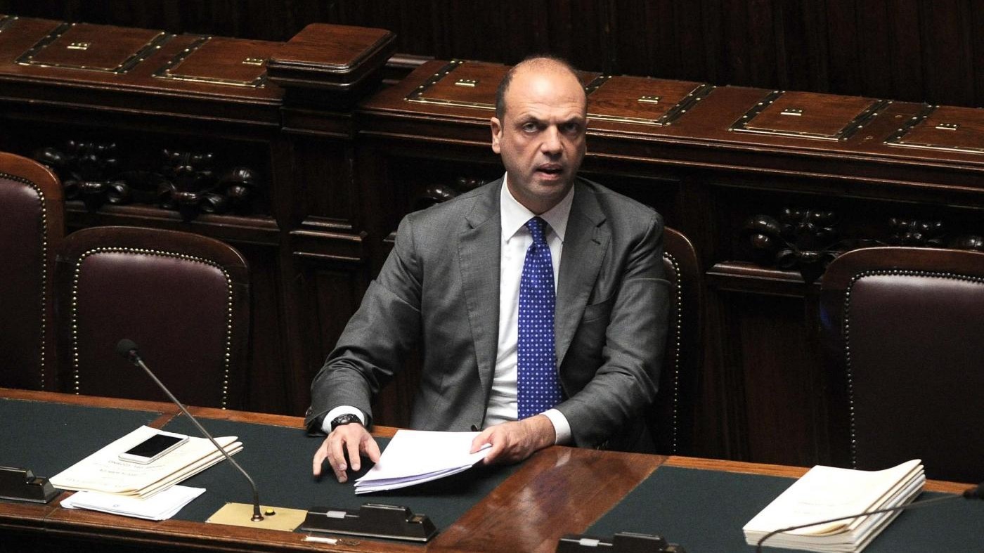 Unioni civili, Alfano ribadisce: Noi siamo contro le adozioni