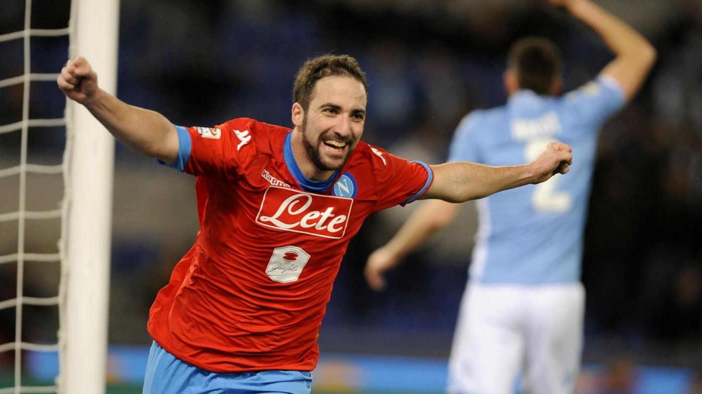 Higuain-Callejon affondano Lazio, Napoli settebellezze
