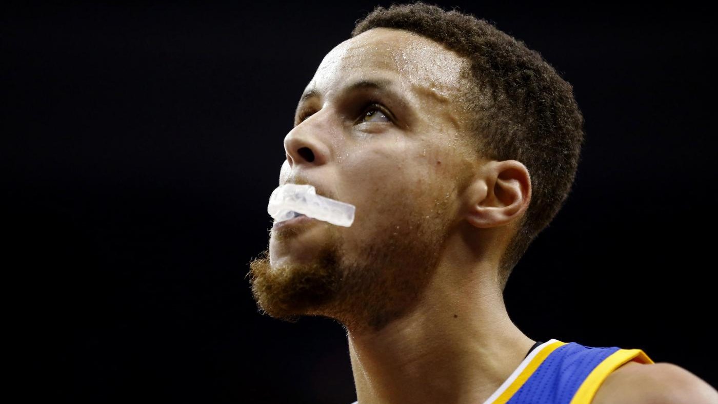 Nba, 51 punti per Curry e i Warriors volano