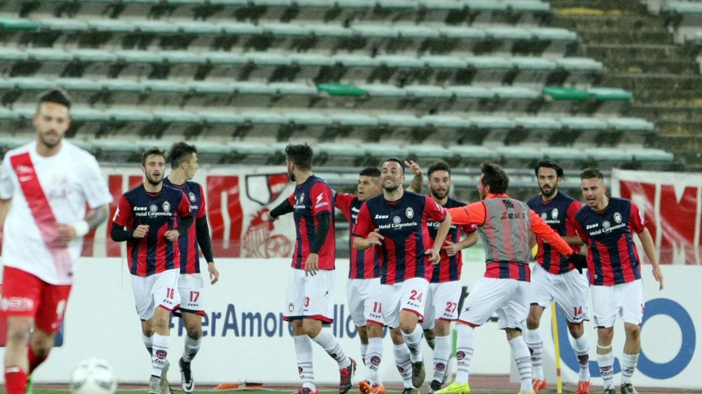 Serie B: Bari-Crotone 2-3, calabresi tornano in vetta