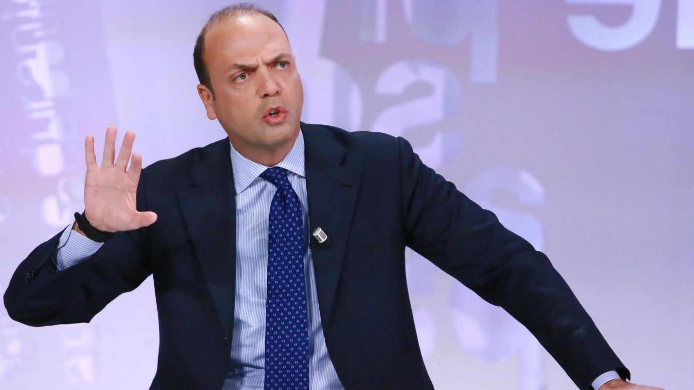Unioni civili, Alfano: Pd eviti  errore politico, no a minacce