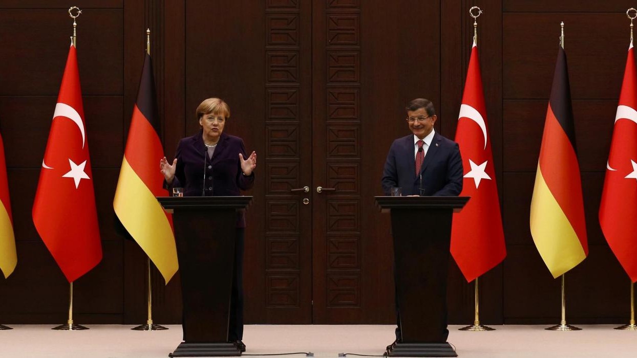 Siria, Merkel: Agghiacciata da sofferenza civili per raid Russia