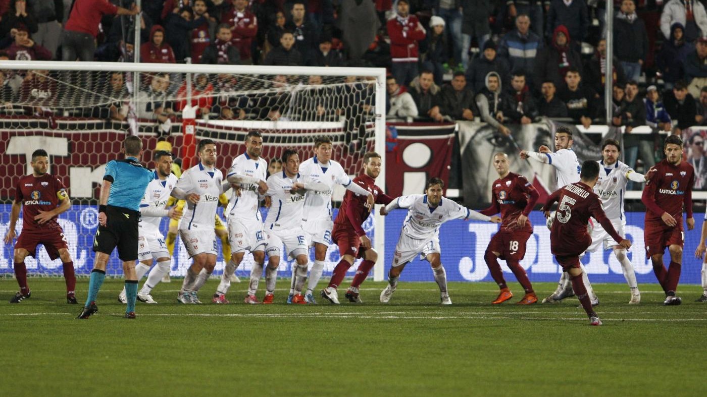Serie B: Trapani-Como 2-2 nel posticipo