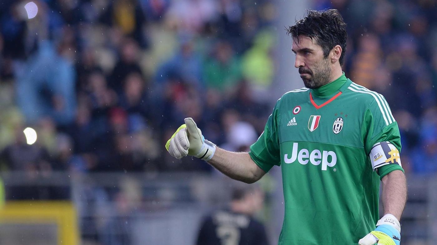 Buffon: Napoli primo con merito, per Juve importante non perdere