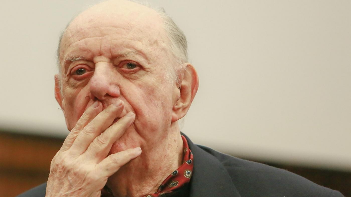 Dario Fo: Multa M5S è atto di difesa contro disonesti e infedeli