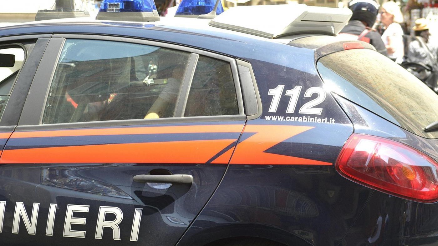 Macerata, omicidio-suicidio: donna spara a figlia e si uccide