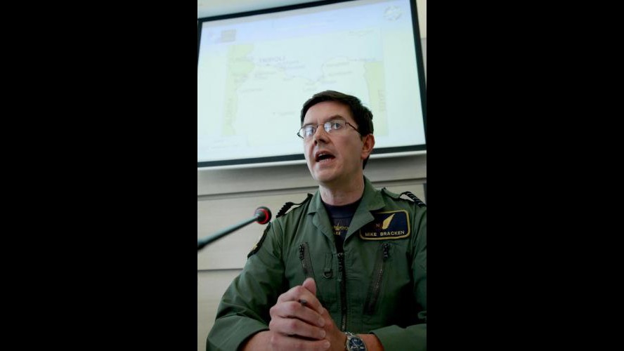 Libia, Nato: Gheddafi non fermerà attacchi a civili se resta al potere