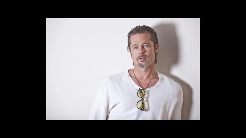 Brad Pitt protegge i suoi bimbi dagli zombie