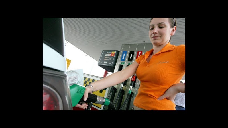 Carburanti, ritocco al rialzo con benzina a prezzo medio di 1,568 euro