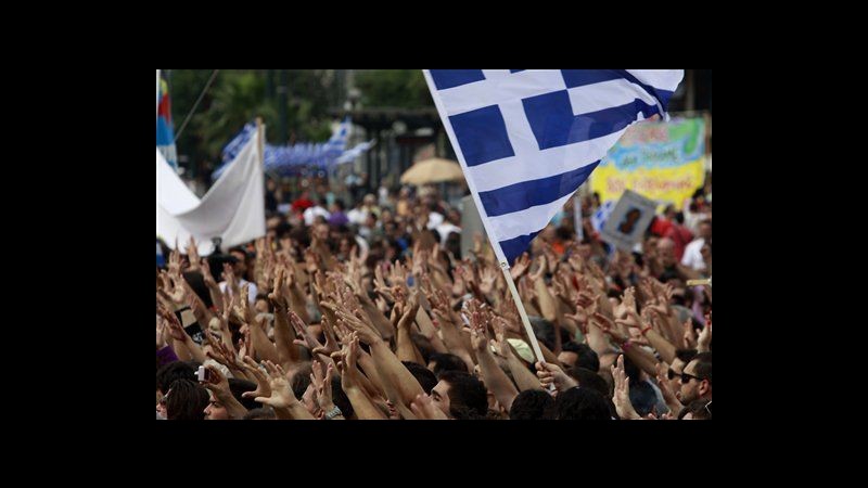 Grecia, opposizione: Sì a governo di unità se Papandreou si dimette