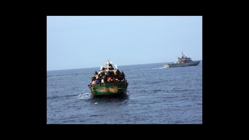 Sbarcano a Lampedusa 19 migranti, a bordo anche una pecora