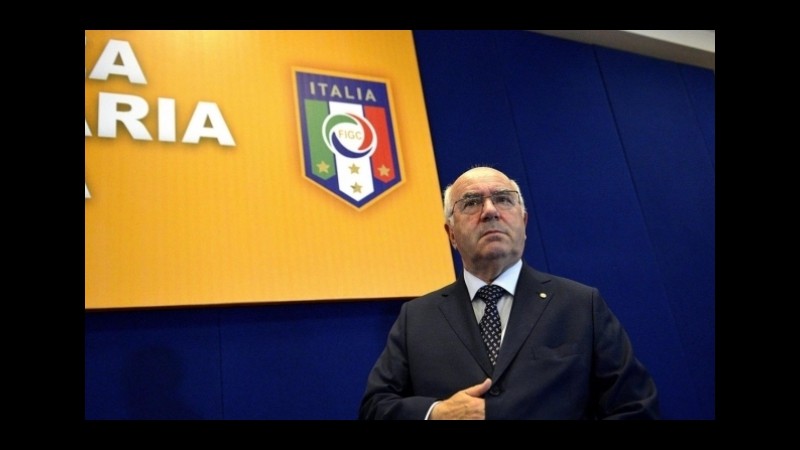 Presidente Figc: per i bookmaker Tavecchio resiste dopo la gaffe