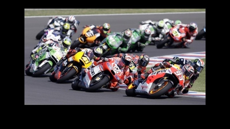 MotoGp, Spagna: Marquez imbattibile, un’altra vittoria a 1,33