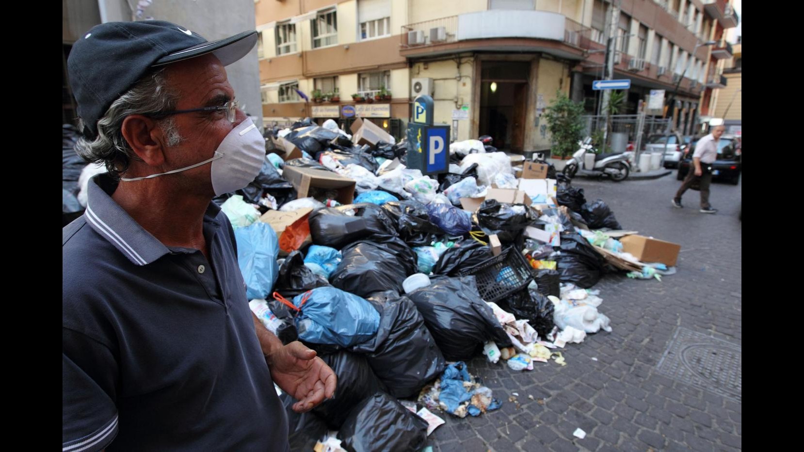 Rifiuti, in corso l’interrogatorio a Caldoro, ci sono altri indagati