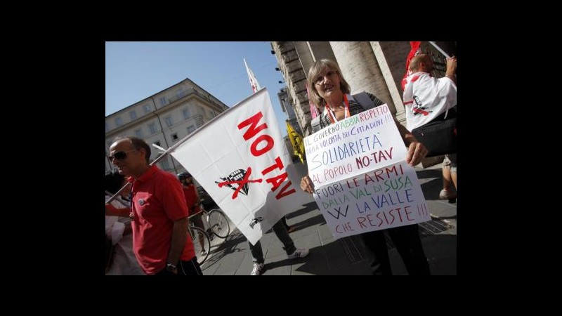 Scontri Tav, 100 feriti. Maroni: Andata bene. Cortei a Torino e Roma