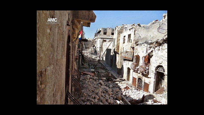 Siria, opposizione: Vietare missili balistici e aviazione al regime