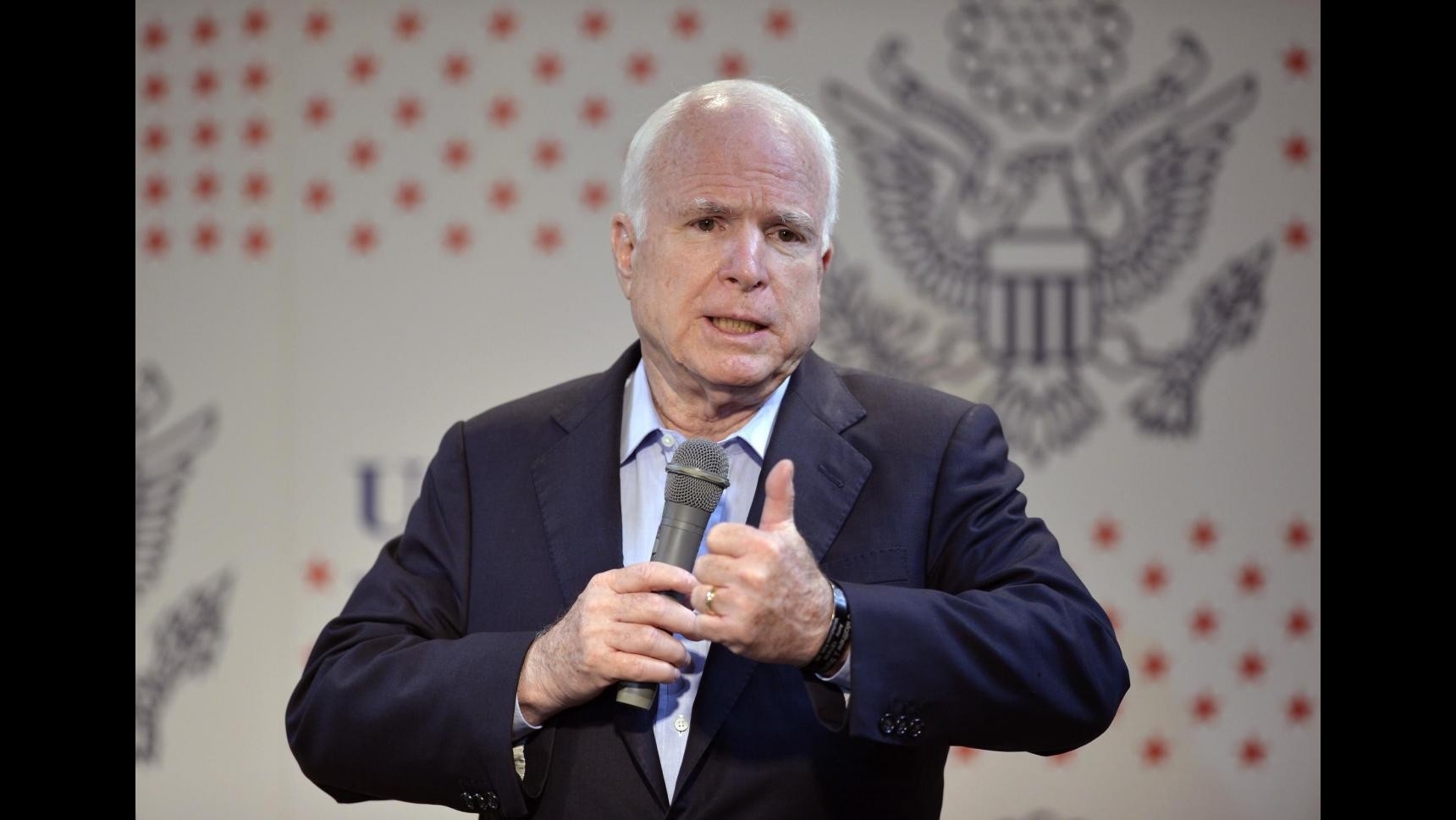 Siria, senatori Usa McCain e Graham criticano accordo su armi chimiche