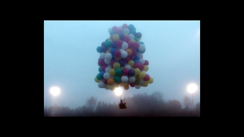 Usa, film ‘Up’ diventa realtà: uomo attraverserà Atlantico con palloncini