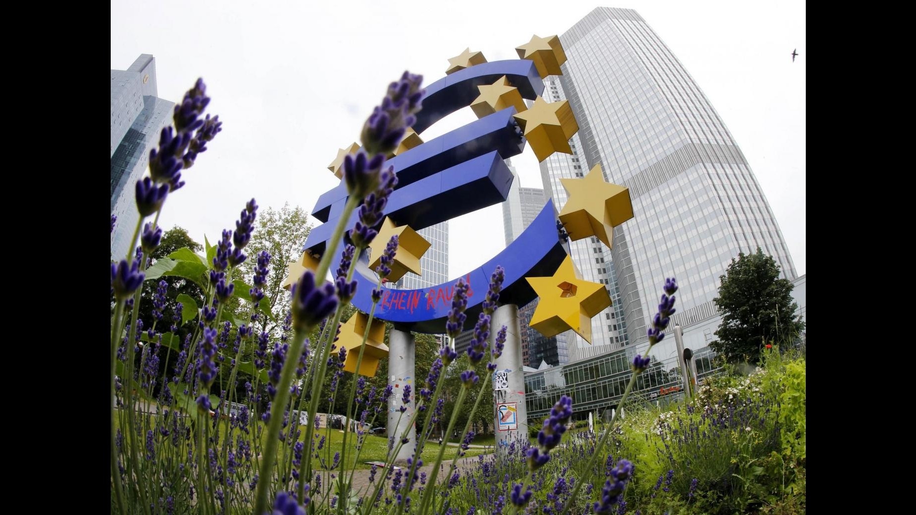 Bce: In Italia rischi crescenti su obiettivo deficit 2013