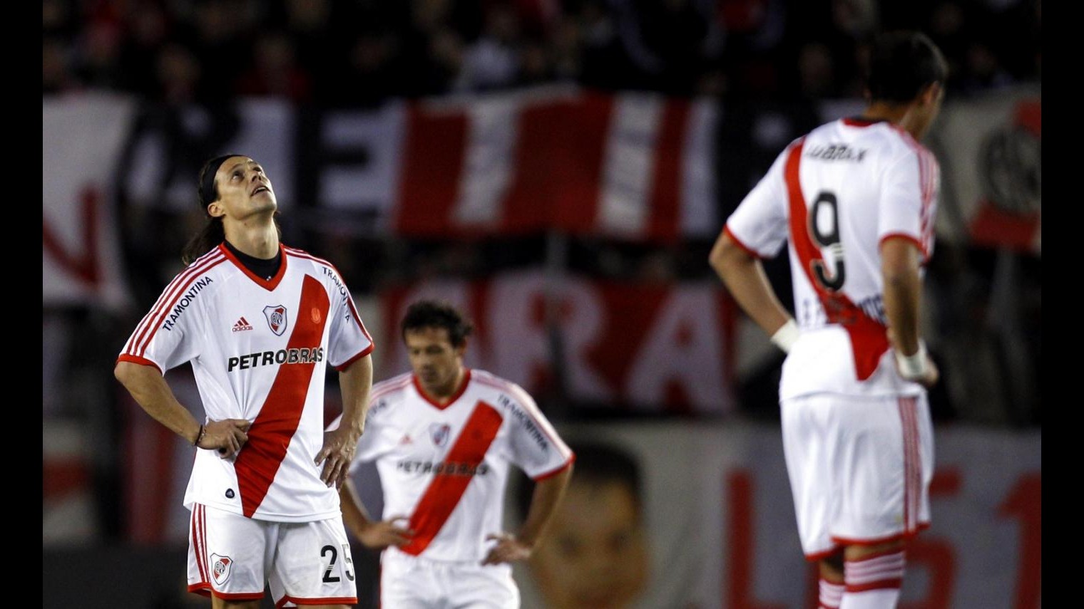 Calcio, Argentina: River Plate a un passo dalla B, tifosi infuriati