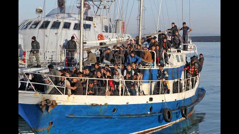 Immigrati, gesuiti: Leggi italiane spacciano accoglienza come reato