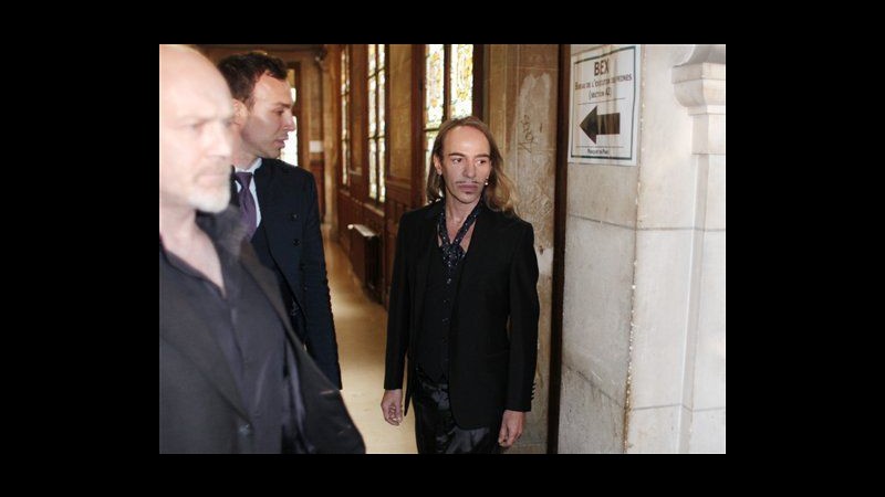 Galliano a processo per insulti antisemiti. Accusa chiede multa 10mila euro