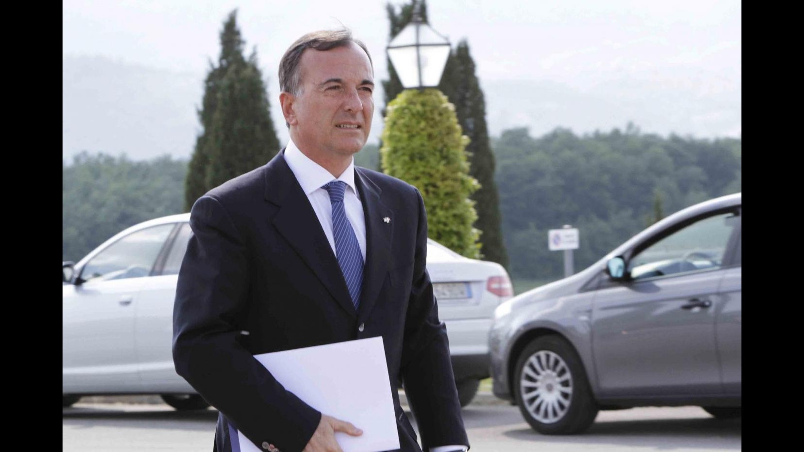 Libia, Frattini vuole tregua umanitaria. Cameron: Vantaggio per Gheddafi