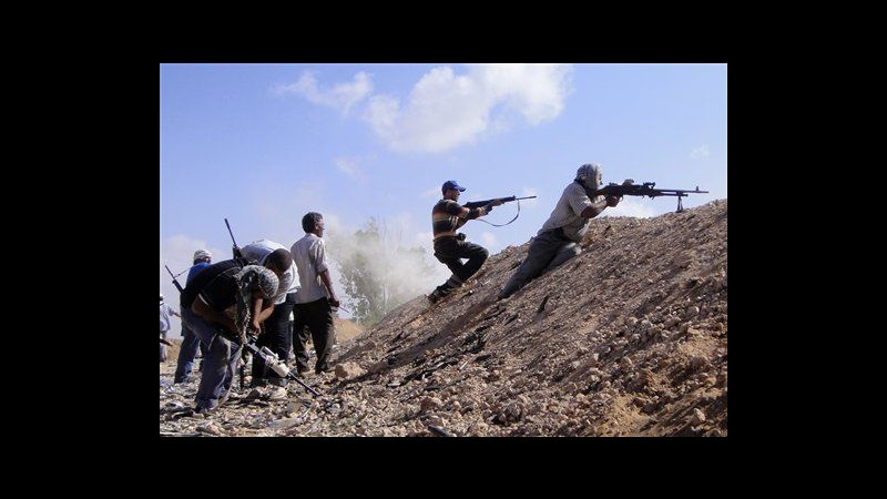 Libia, riprendono attacchi Nato su Tripoli: Almeno 2 esplosioni