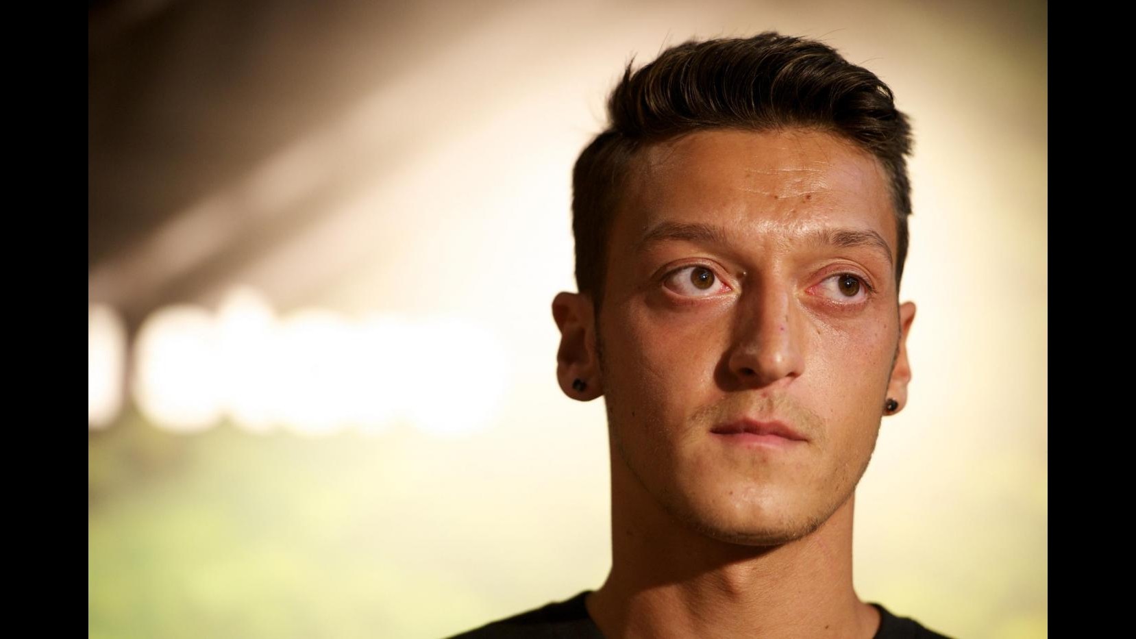 Stampa spagnola svela il Perez-pensiero: Ozil via da Real perché ossessionato da donne