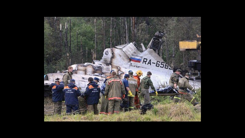Incidente aereo in Russia: Morto bimbo, esperti criticano sicurezza