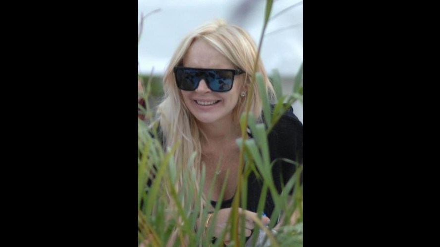 Lindsay Lohan catturata dalle telecamere di uno spot tv